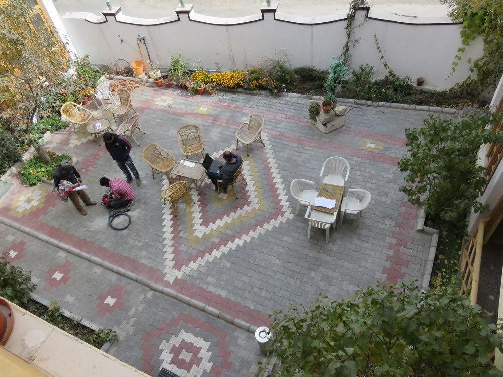 The Auspicious Hotel 레 외부 사진
