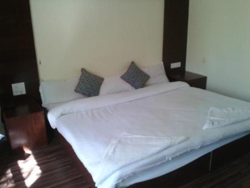 The Auspicious Hotel 레 외부 사진